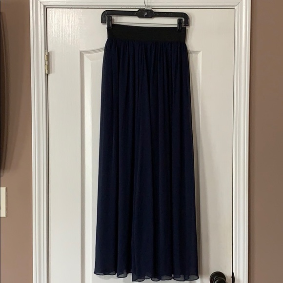 Dresses & Skirts - Skirt